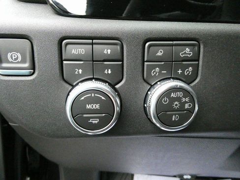 New 2026 GMC Sierra 2500 SLT image 22