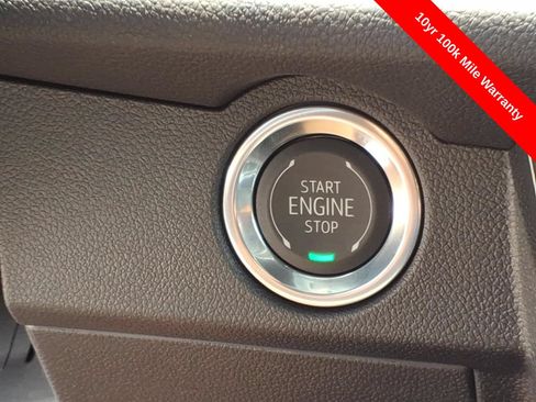 New 2026 Chevrolet Traverse LT w/ Sun and Wheel Package FWD image 24