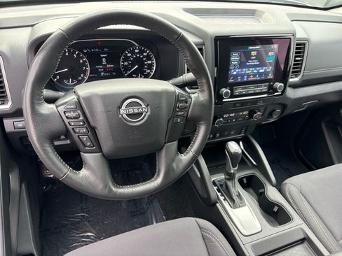 Used 2024 Nissan Frontier SV w/ SV Convenience Package RWD image 10