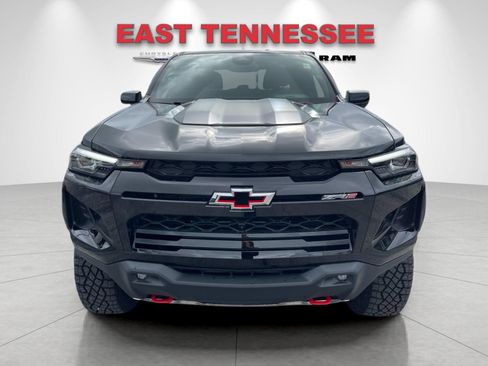 Used 2025 Chevrolet Colorado ZR2 w/ Technology Package AWD/4WD image 9