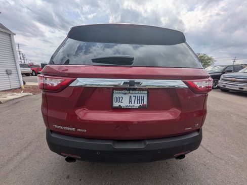 Used 2021 Chevrolet Traverse LT w/ LT Premium Package image 4