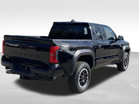 Used 2025 Toyota Tacoma TRD Off-Road AWD/4WD image 8