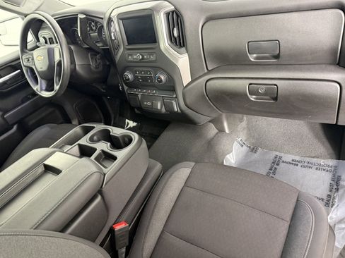 Used 2024 Chevrolet Silverado 1500 Custom image 11