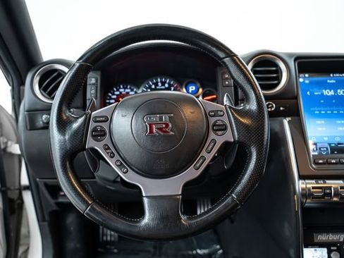 Used 2009 Nissan GT-R Premium image 24