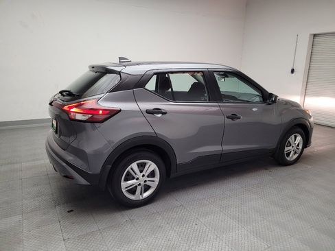 Used 2022 Nissan Kicks S image 10