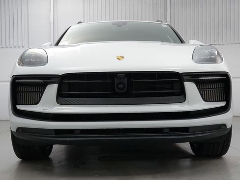 Certified 2026 Porsche Macan S image 10