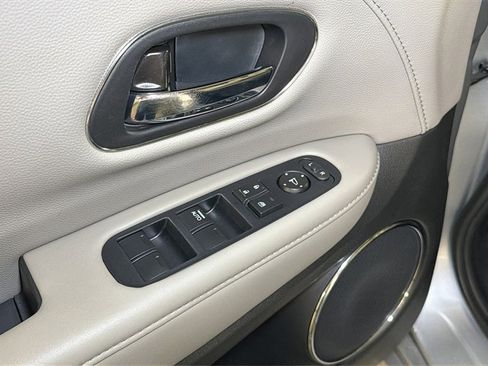 Used 2019 Honda HR-V Touring image 22