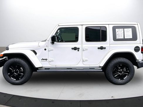 Used 2023 Jeep Wrangler Unlimited Sahara AWD/4WD image 5