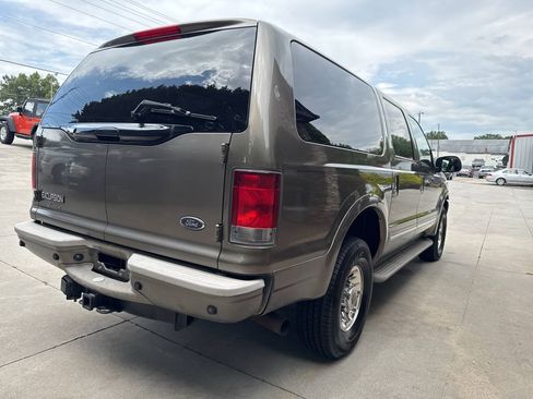 Used 2004 Ford Excursion Limited AWD/4WD image 5