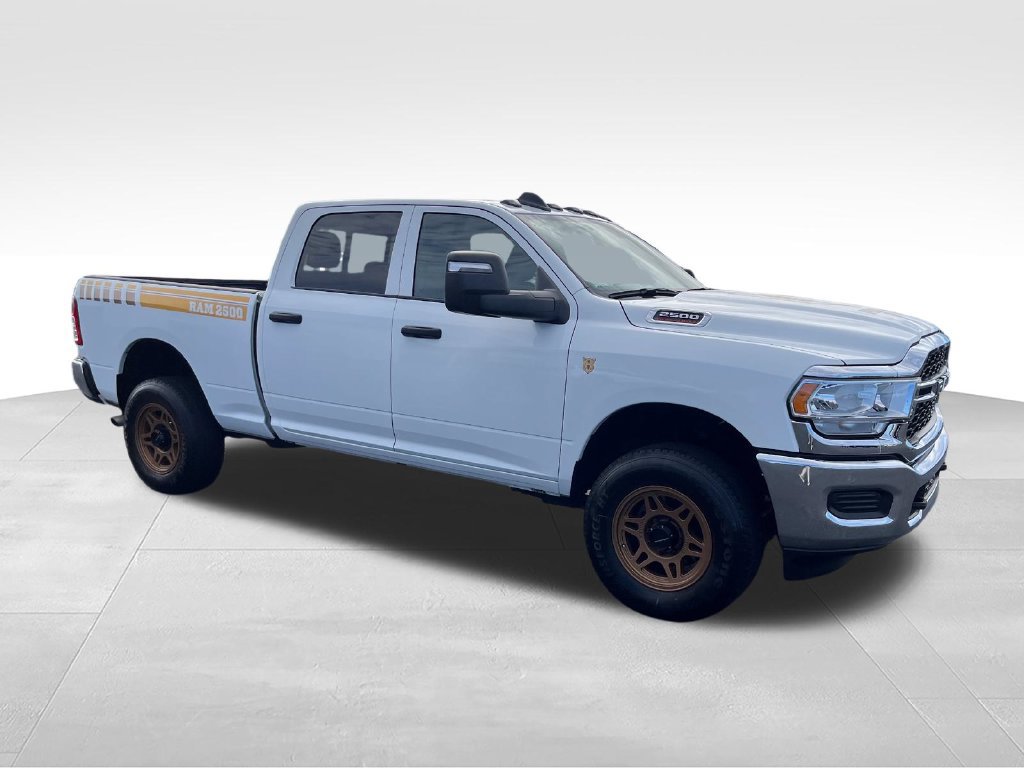Used 2024 RAM 2500 Tradesman w/ Chrome Appearance Group AWD/4WD image 7