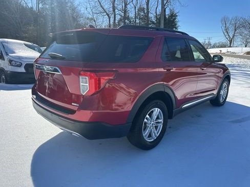 Used 2020 Ford Explorer XLT w/ Equipment Group 202A image 3