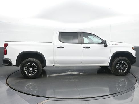 Used 2022 Chevrolet Silverado 1500 ZR2 w/ Technology Package image 6