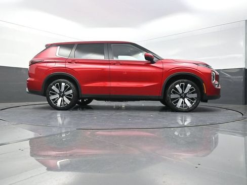 Used 2025 Mitsubishi Outlander SE FWD image 39