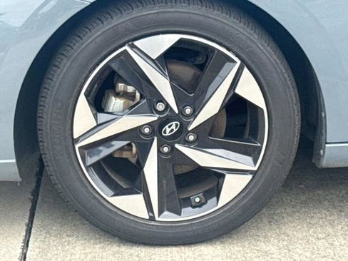 Used 2023 Hyundai Elantra SEL w/ Convenience Package FWD image 5
