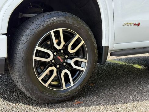 Used 2024 GMC Sierra 1500 AT4 w/ AT4 Premium Package image 16