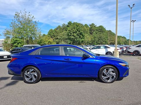 Used 2025 Hyundai Elantra Sport image 31