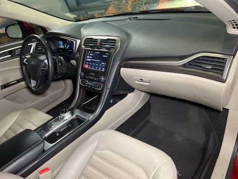 Used 2019 Ford Fusion SEL image 62