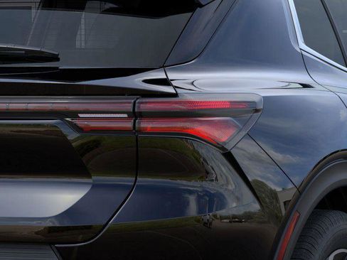 New 2026 Chevrolet Equinox EV LT image 11