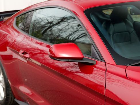 Used 2021 Ford Mustang Premium image 10