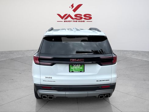 Used 2025 GMC Acadia Elevation FWD image 4