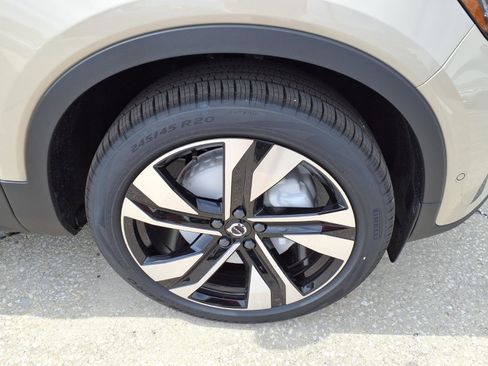 New 2026 Volvo XC40 B5 Ultra AWD/4WD image 9