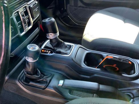 Used 2022 Jeep Wrangler Unlimited Sport image 16