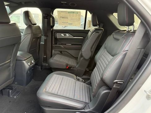 New 2026 Ford Explorer ST-Line w/ ST-Line Street Pack image 13