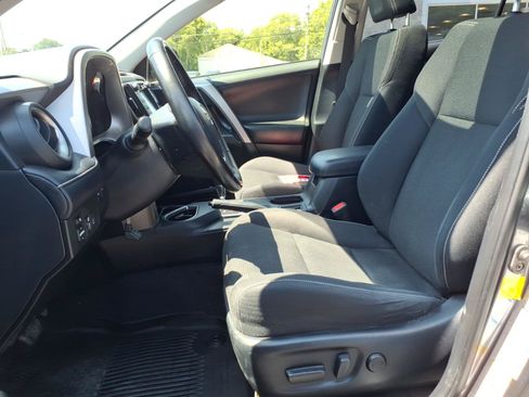 Used 2018 Toyota RAV4 XLE AWD/4WD image 7
