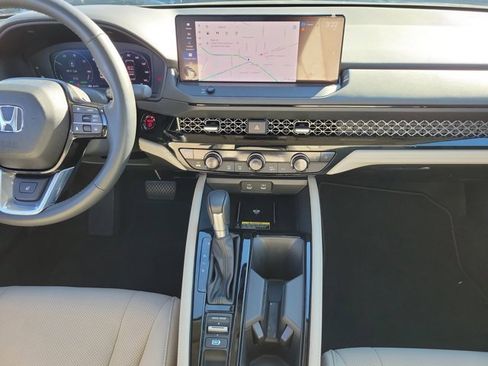 Used 2025 Honda Accord Touring image 5