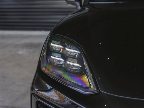 Certified 2025 Porsche Cayenne E-Hybrid Coupe image 11