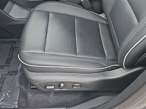 Certified 2025 Buick Enclave Sport Touring image 12