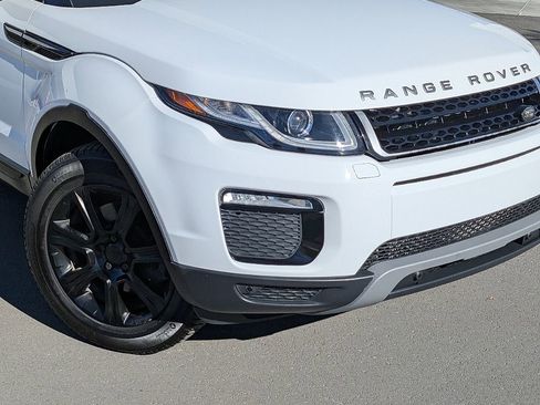 Used 2017 Land Rover Range Rover Evoque SE Premium image 4