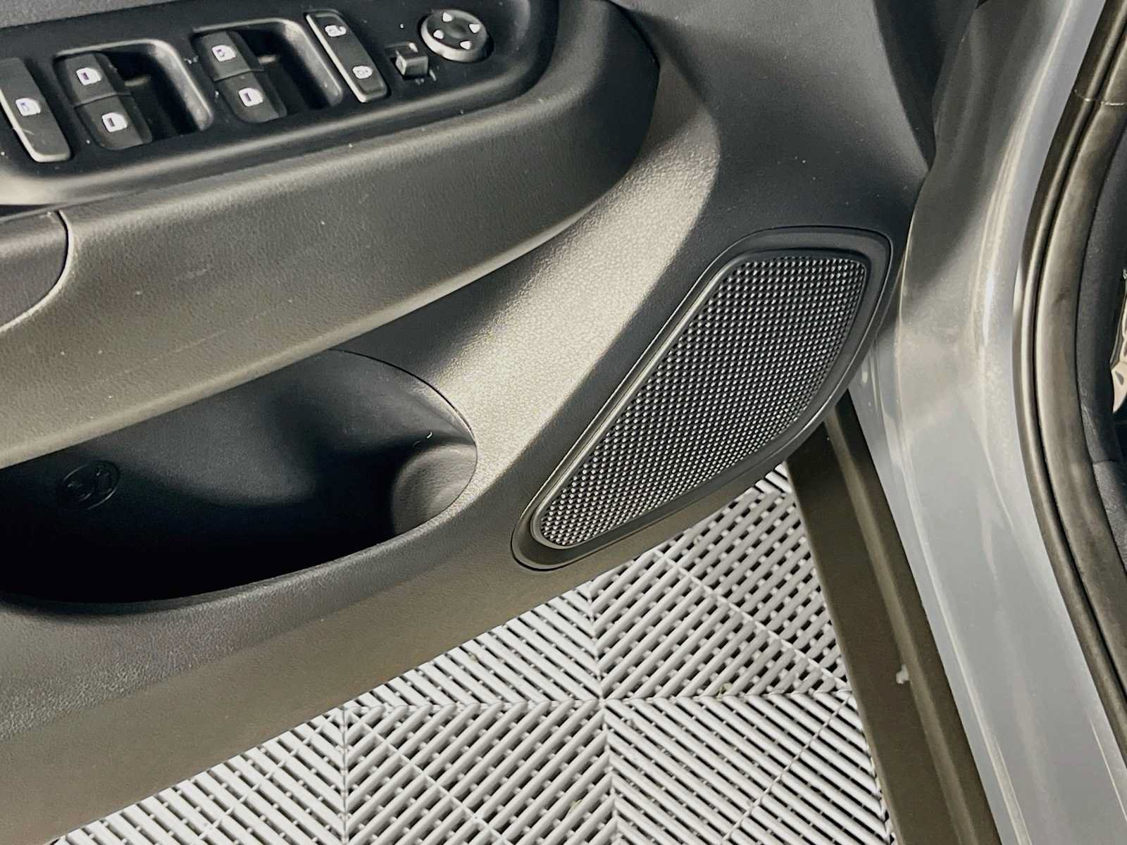 Certified 2026 Hyundai Venue SEL FWD image 19