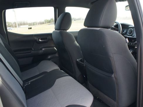 Used 2023 Toyota Tacoma TRD Off-Road image 21