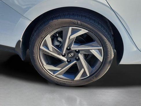 Certified 2025 Hyundai Elantra Sport image 5