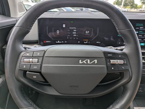 Certified 2026 Kia Sportage SX FWD image 25