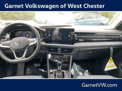 New 2026 Volkswagen Jetta SE FWD image 12
