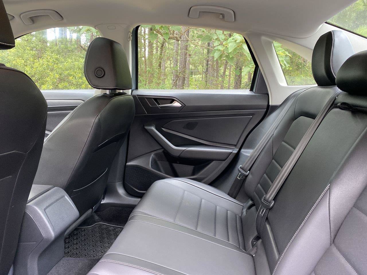 Used 2022 Volkswagen Jetta SE FWD image 11