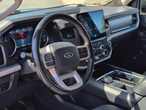 Used 2022 Ford Expedition Max XLT image 12
