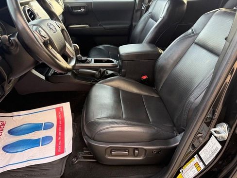 Used 2022 Toyota Tacoma TRD Sport w/ TRD Premium Sport Package image 29