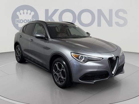 Used 2018 Alfa Romeo Stelvio Sport w/ Quick Order Package 22J Sport AWD/4WD image 10