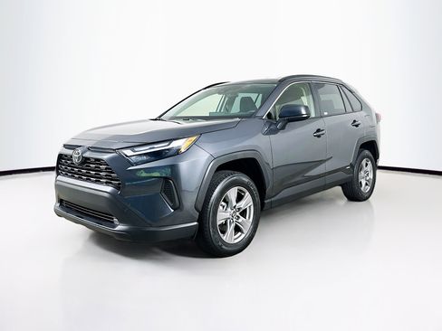 Used 2025 Toyota RAV4 LE AWD/4WD image 3