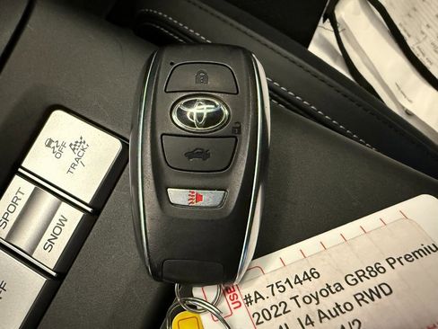 Used 2022 Toyota GR86 Premium image 16