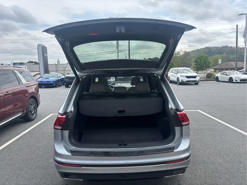 Used 2019 Volkswagen Tiguan SEL Premium R-Line image 16