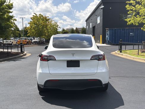 Used 2021 Tesla Model Y 2WD image 14