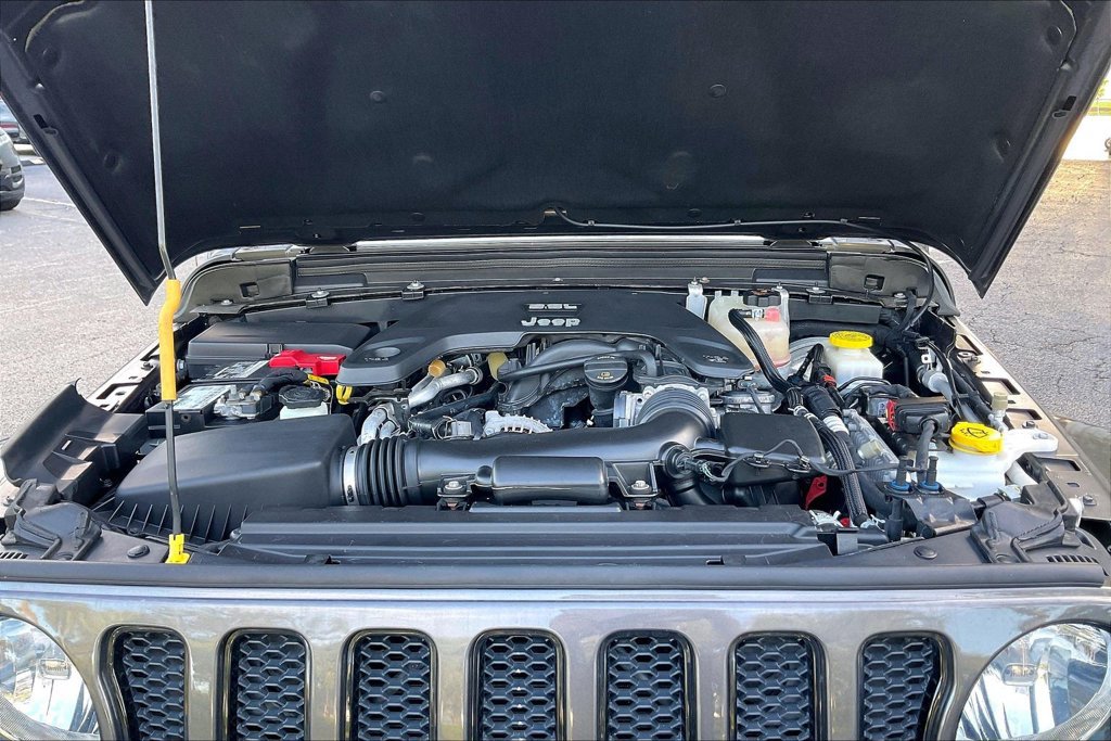 Used 2019 Jeep Wrangler Unlimited Sahara AWD/4WD image 27