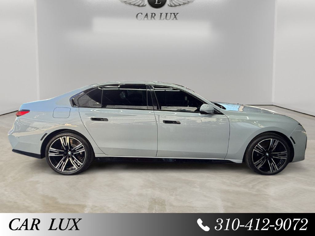 Used 2023 BMW 740i w/ Parking Assistance Package RWD image 6