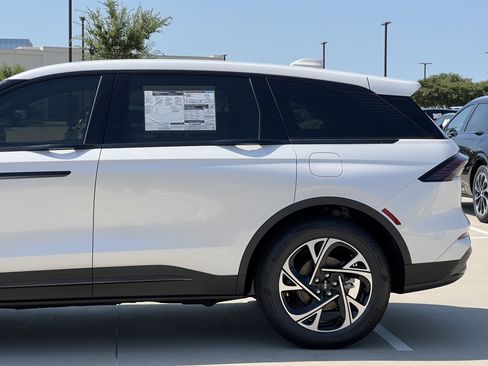 New 2025 Lincoln Nautilus Premier w/ Jet Appearance Package image 6