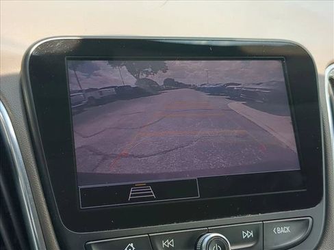 Used 2021 Chevrolet Malibu LT FWD image 13