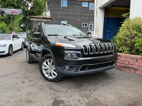 Used 2015 Jeep Cherokee Limited w/ Luxury Group AWD/4WD image 14